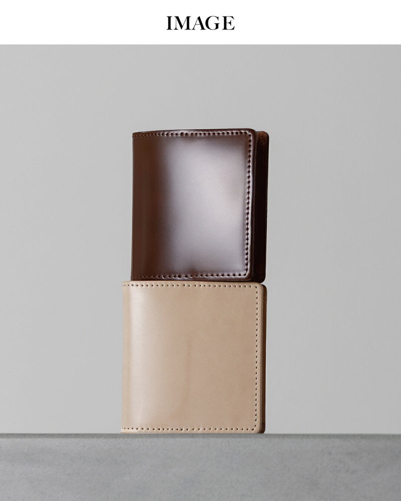 ブラウンとナチュラルのコードバン小銭入れの比較写真