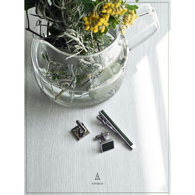 ダークグリーン