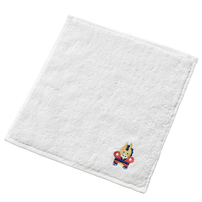 粗品やご挨拶に最適な干支（午 うま）タオルハンカチ。兜をかぶった馬（やっこうま）の刺しゅうが施された白い今治ハンカチ。