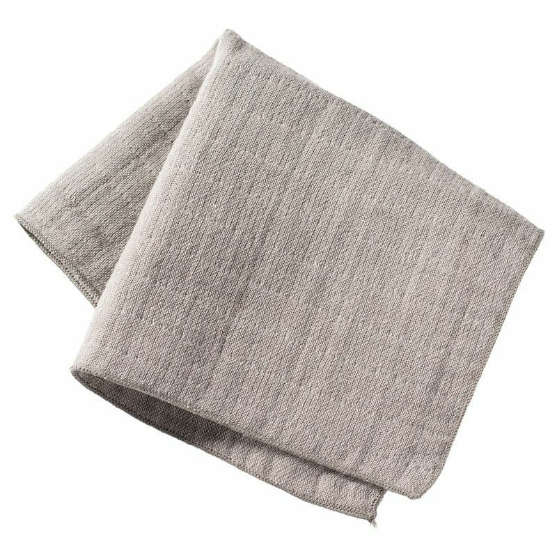 上品で使いやすいグレー無地の3重ガーゼハンカチ。